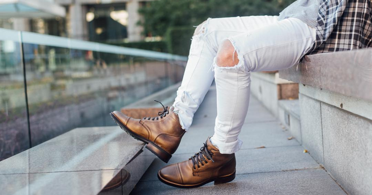 white pants and white shoes outfit