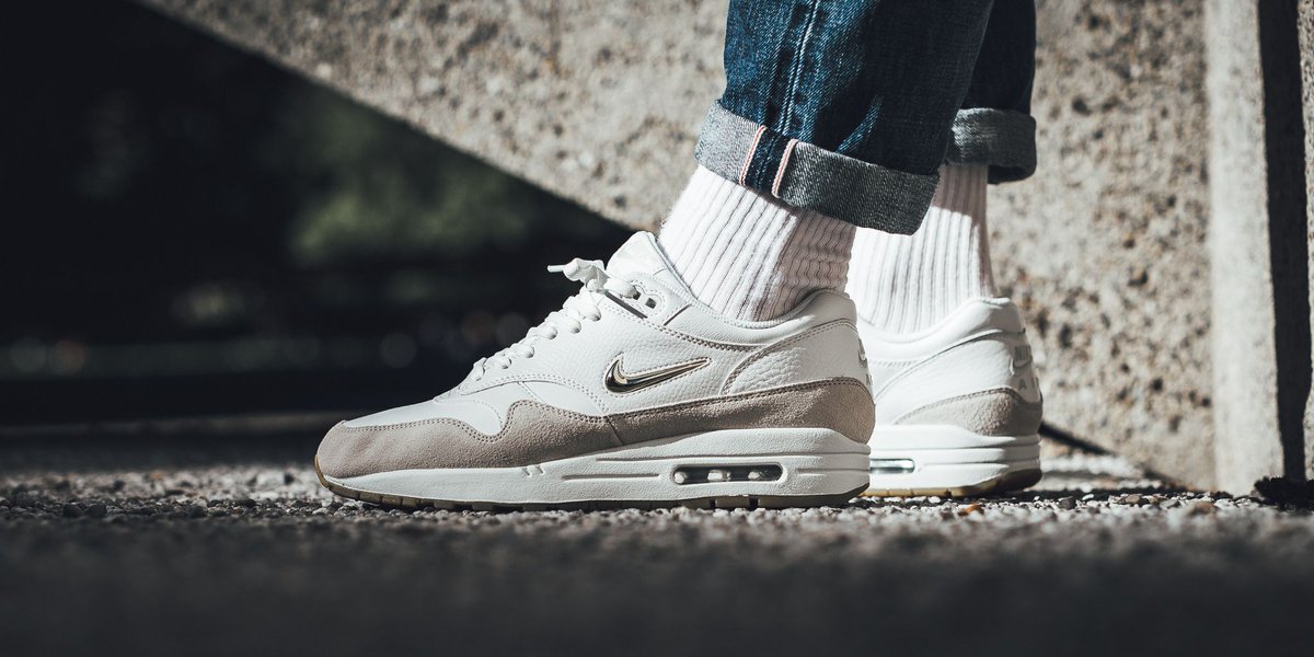 air max 1 jewel summit white