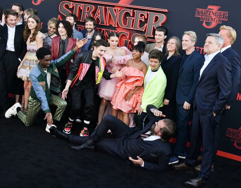 Stranger Things S3 Premiere Red Carpet - Fashion Inspiration and Discovery
