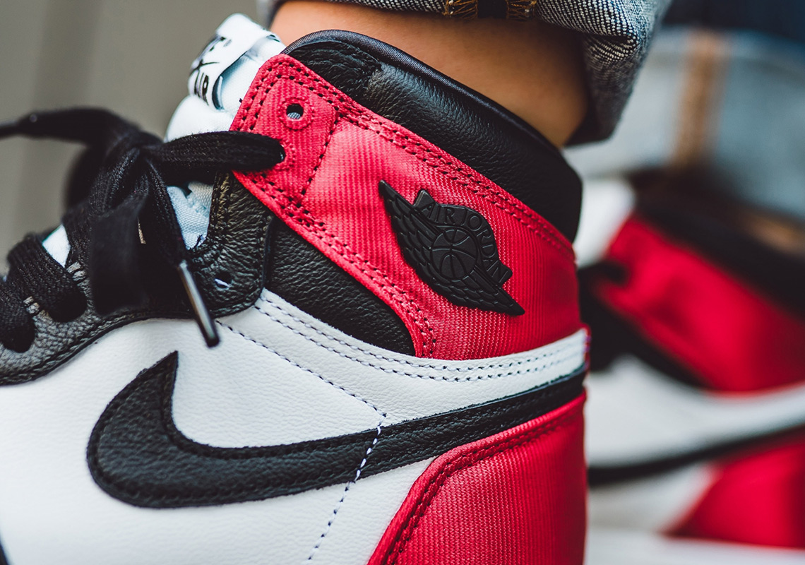 nike air jordan satin black toe