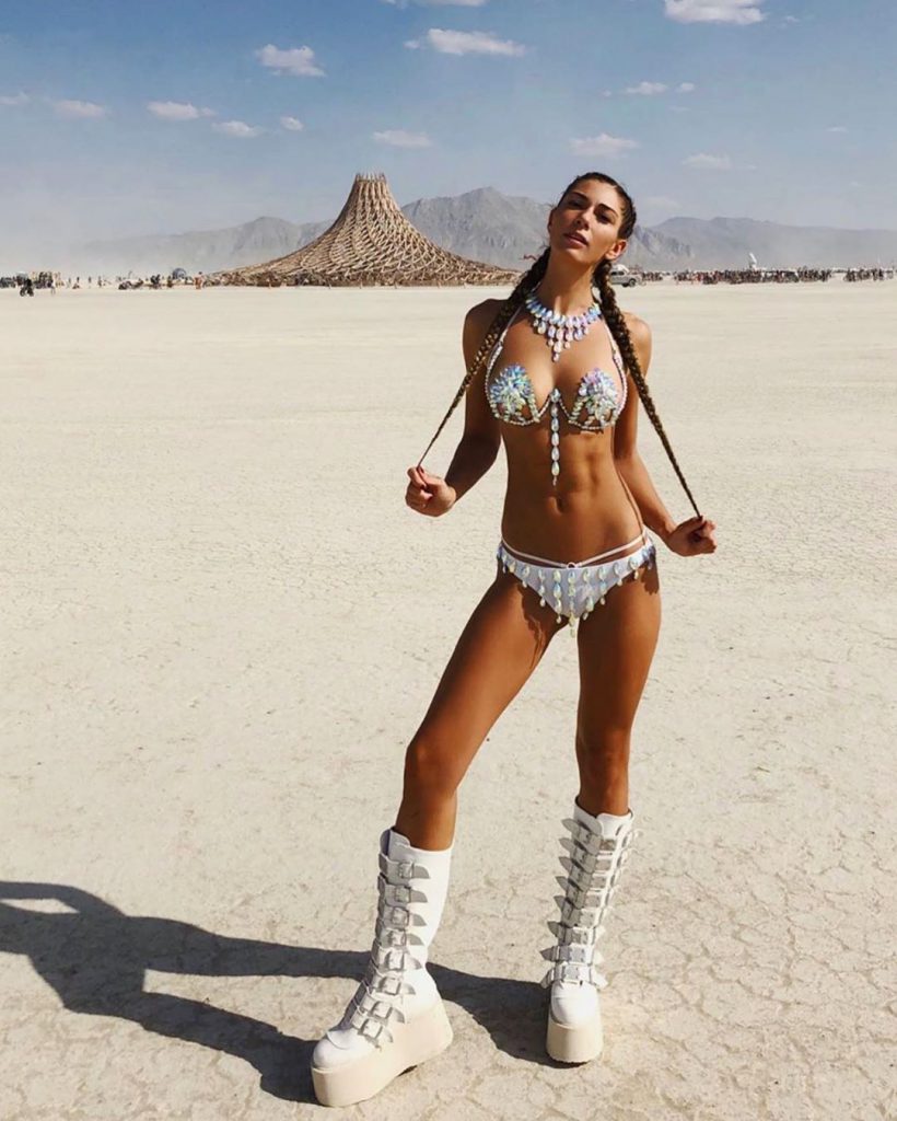 Best Outfits Of Burning Man 2019 Fashion Inspiration And Discovery