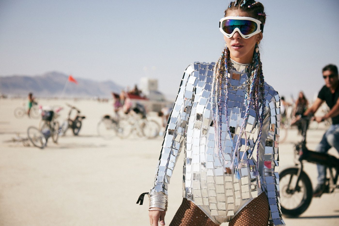 best-reflective-outfit-of-burning-man-2019