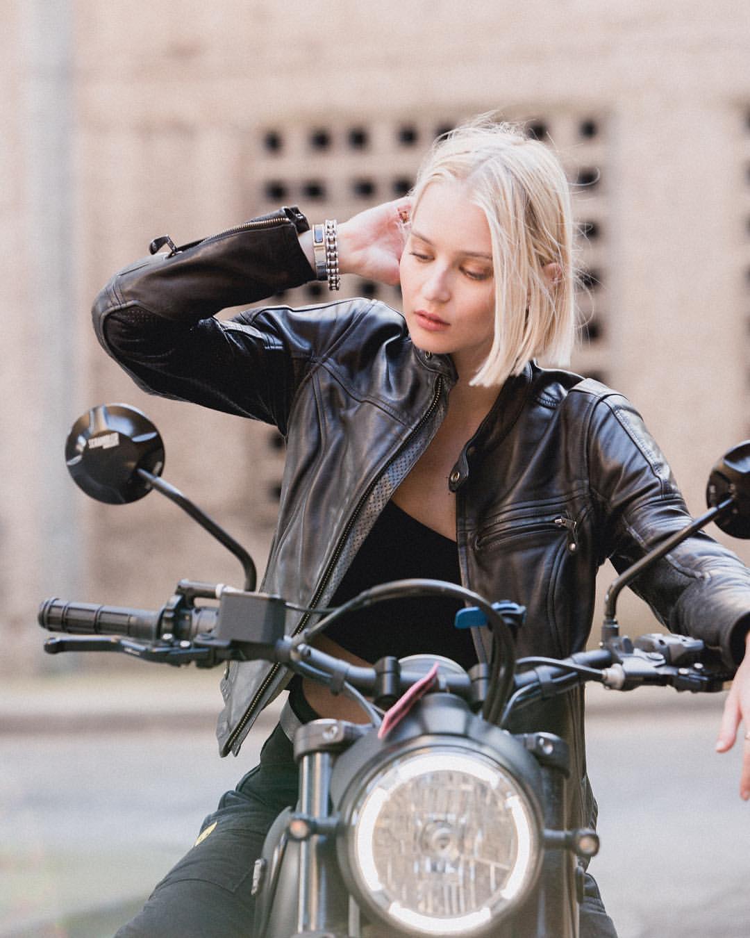 biker-leather-jacket-black-women-2