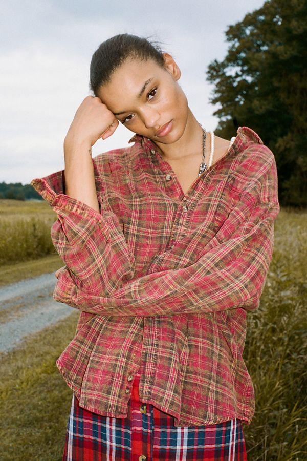 Flannel-shirts-from-urbanoutfitters-worn-by-model