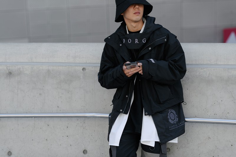 Techwear-outfit-seoul-fashion-week