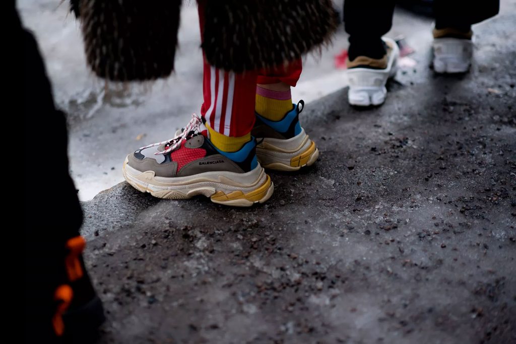 Balenciaga-sneakers-track-triples-on-foot-6