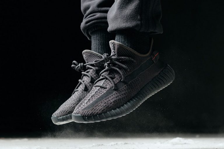 The Yeezy Boost 350 v2 “Black” returns on Black Friday! - Fashion ...