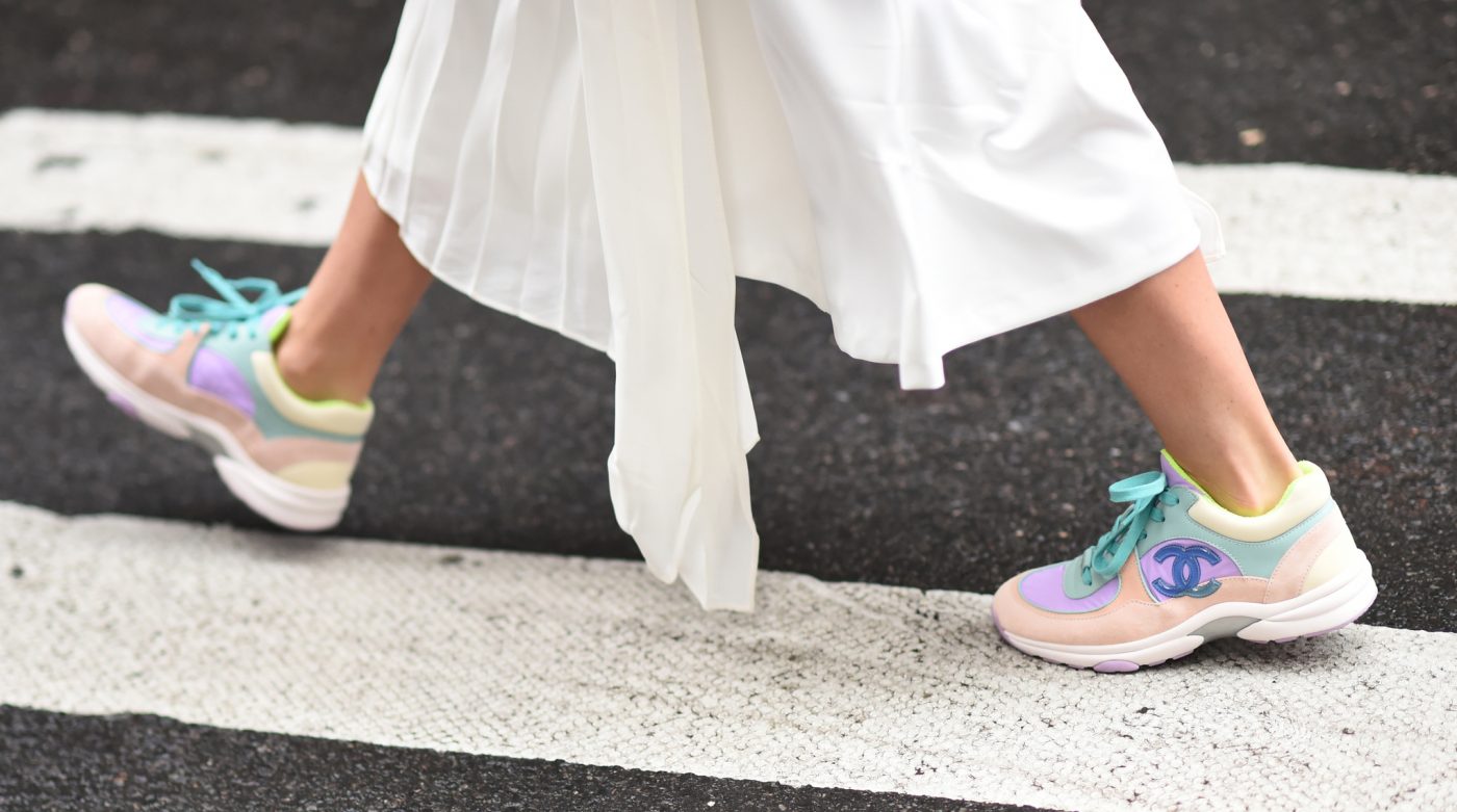 chunky-sneakers-with-dresses