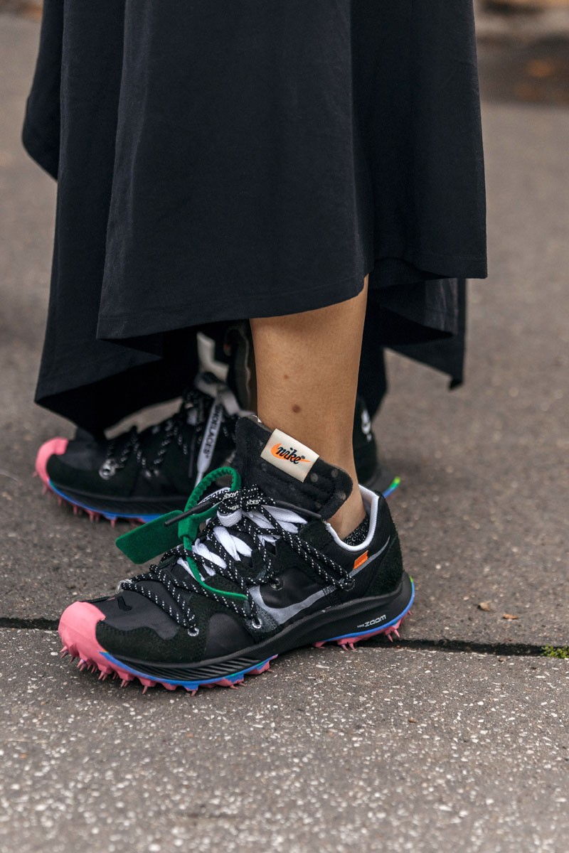 Off-White-Nike-Zoom-Terra-Kiger-5-Black-and-Dress