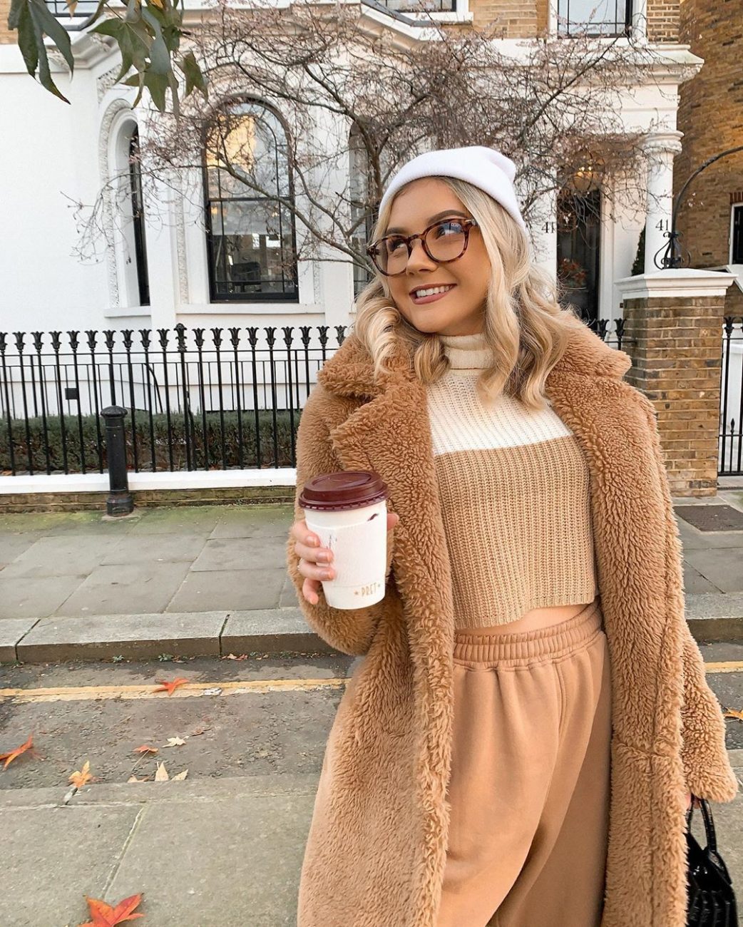 30 Teddy Bear Coat Outfits to Brave the Cold in Style | Trnds