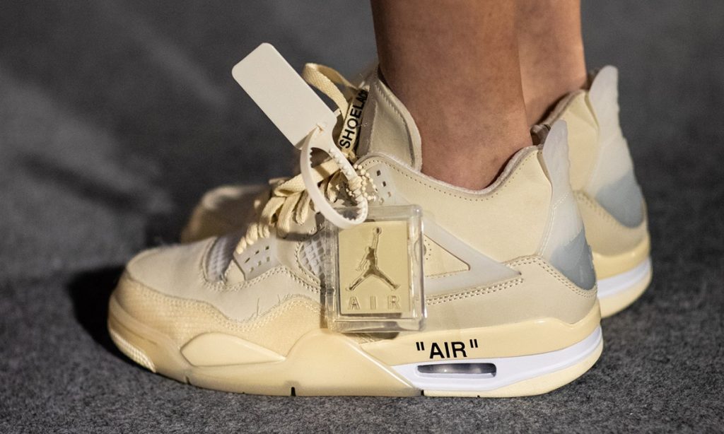 Off-White™ x Air Jordan 4 Collab Sneaker On-Feet